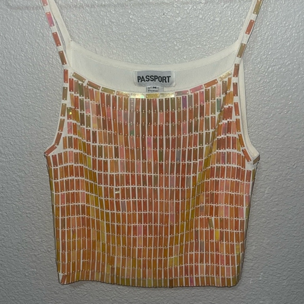 Passport tank top size Medium